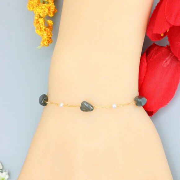 "Elegant & Trendy Bracelet, A Perfect Gift for Women, Thoughtful, EVCH1254 - Picture 4 of 9